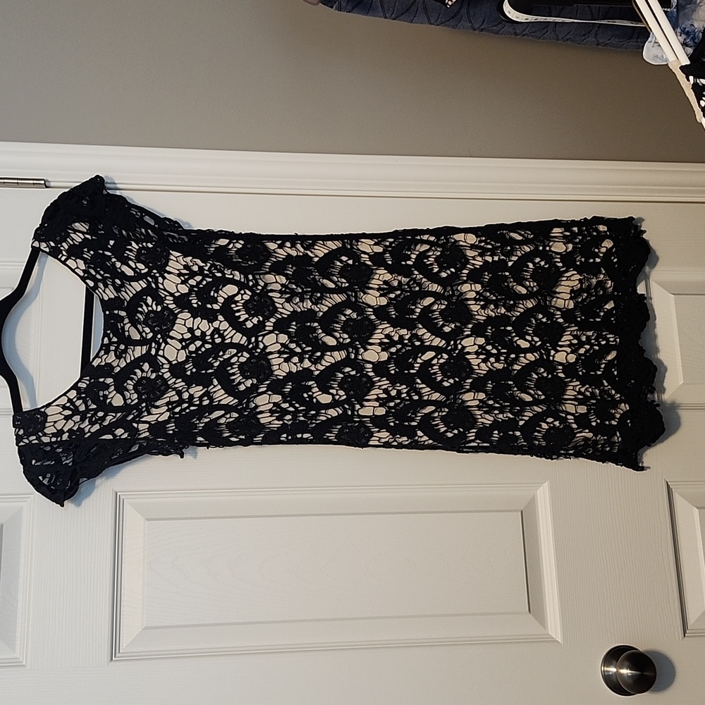 Wilfred  Black Lace over a tan lining   size xs Dress